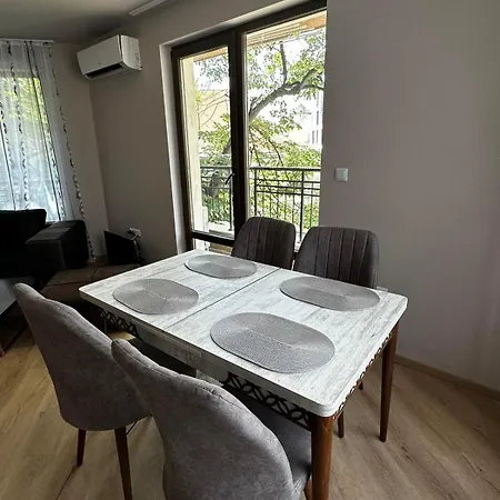 Lägenhet 3 стаен идеален център *